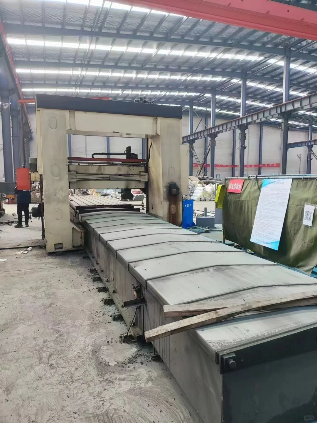 出两台龙门铣床2x6米一台，2x4米一台，两台