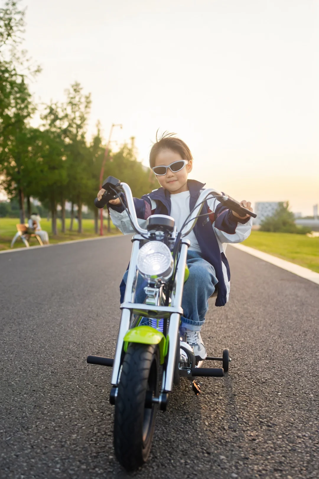 4岁幼崽开哈雷?这小子是要C位出道!?️
