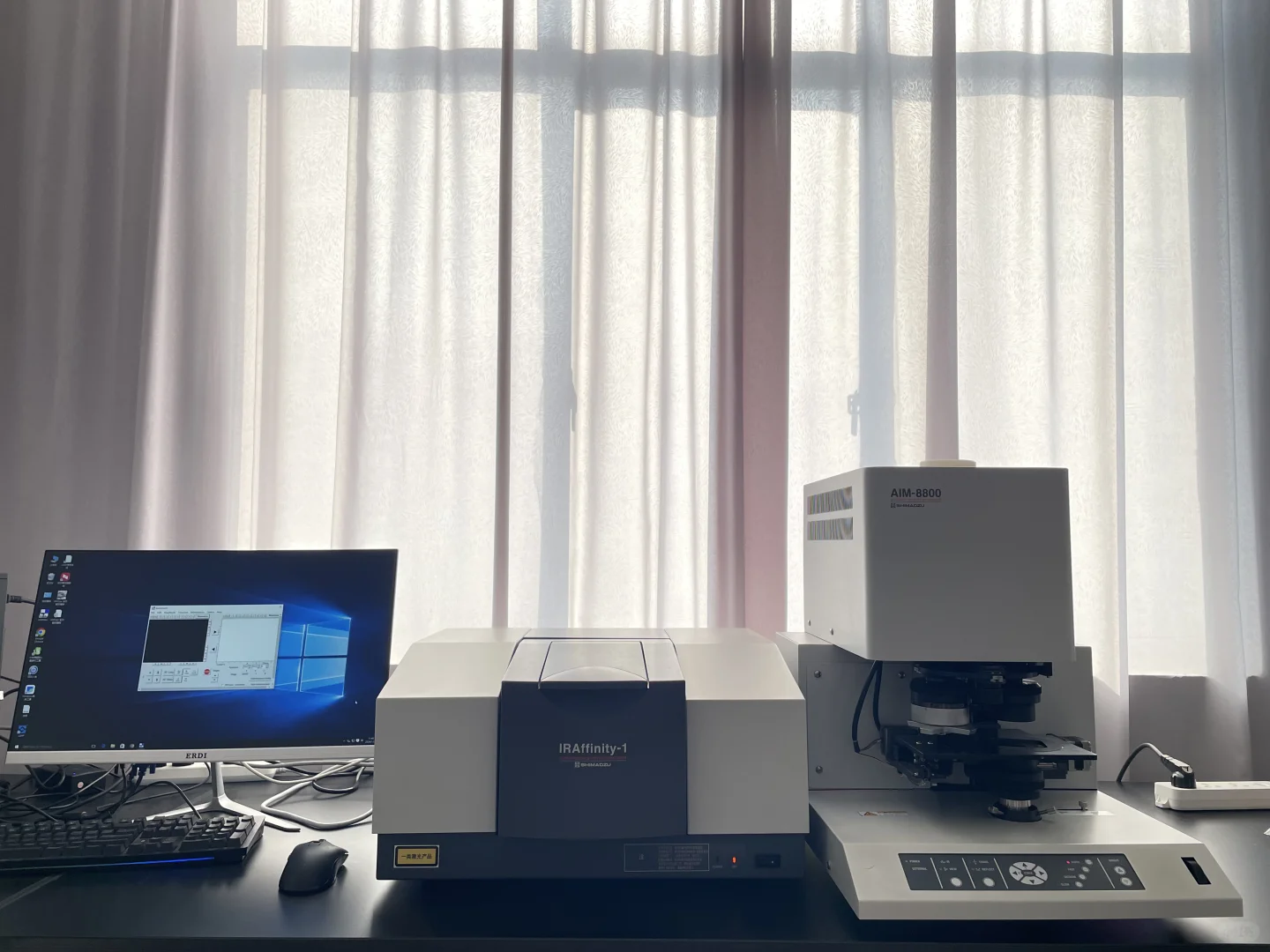 岛津傅里叶红外光谱仪 + 红外显微镜