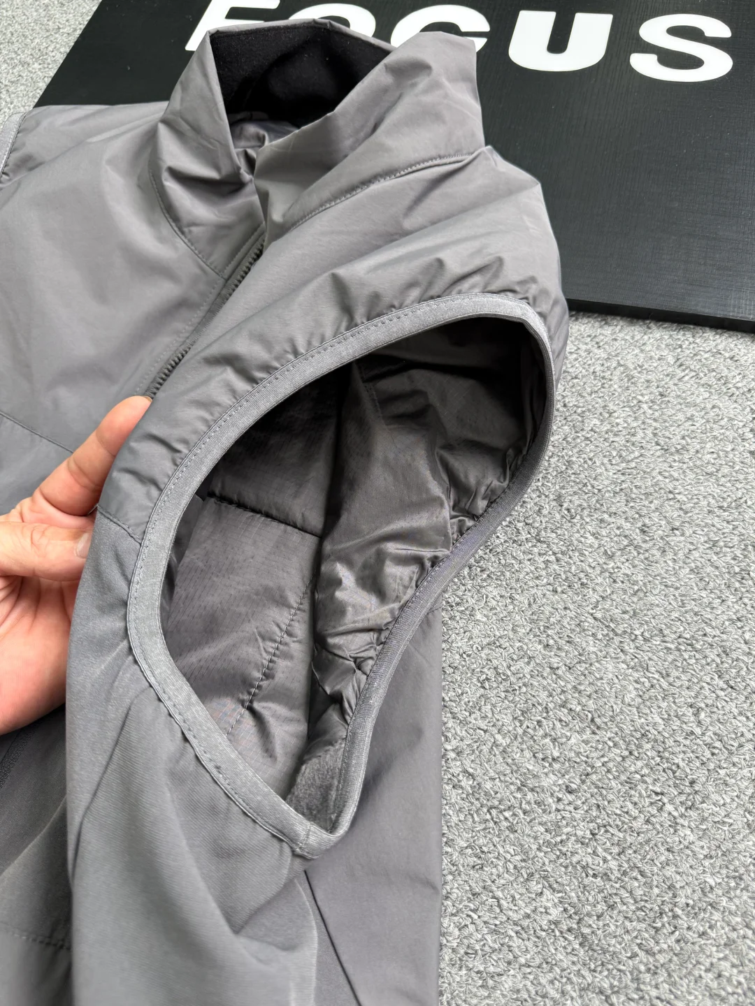 户外人本命马甲！冬天当中间层叠穿也完全不