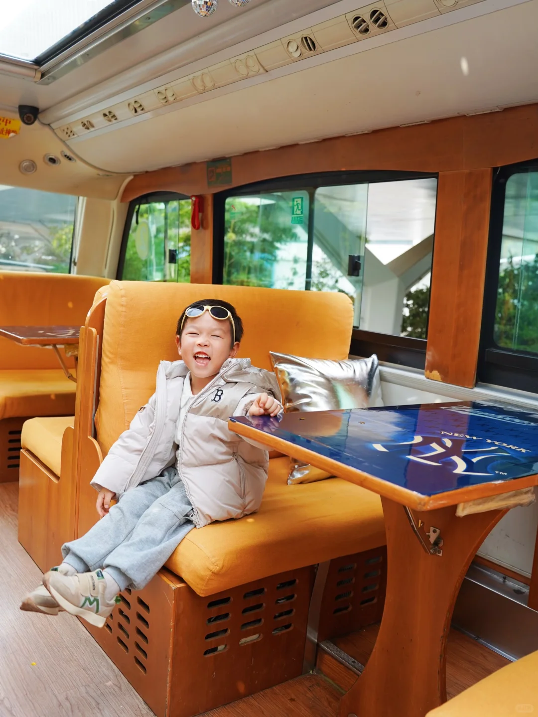 上海潮娃速冲！MLBKids老花巴士太出片?