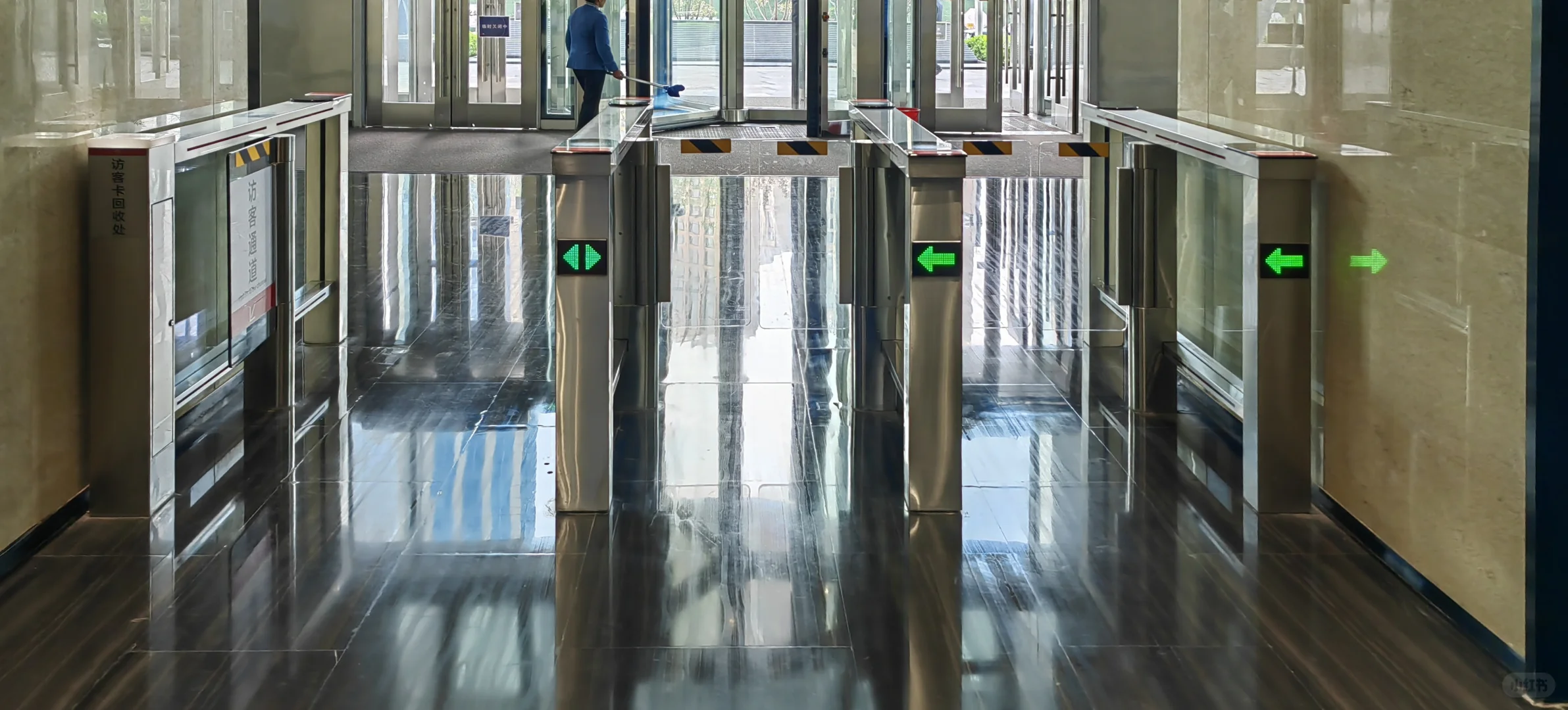 办公楼闸机的玩法