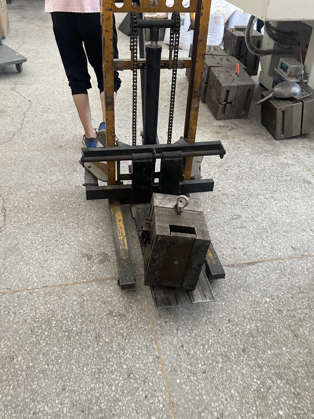 开学季的笔工厂-已疯?‍↔️