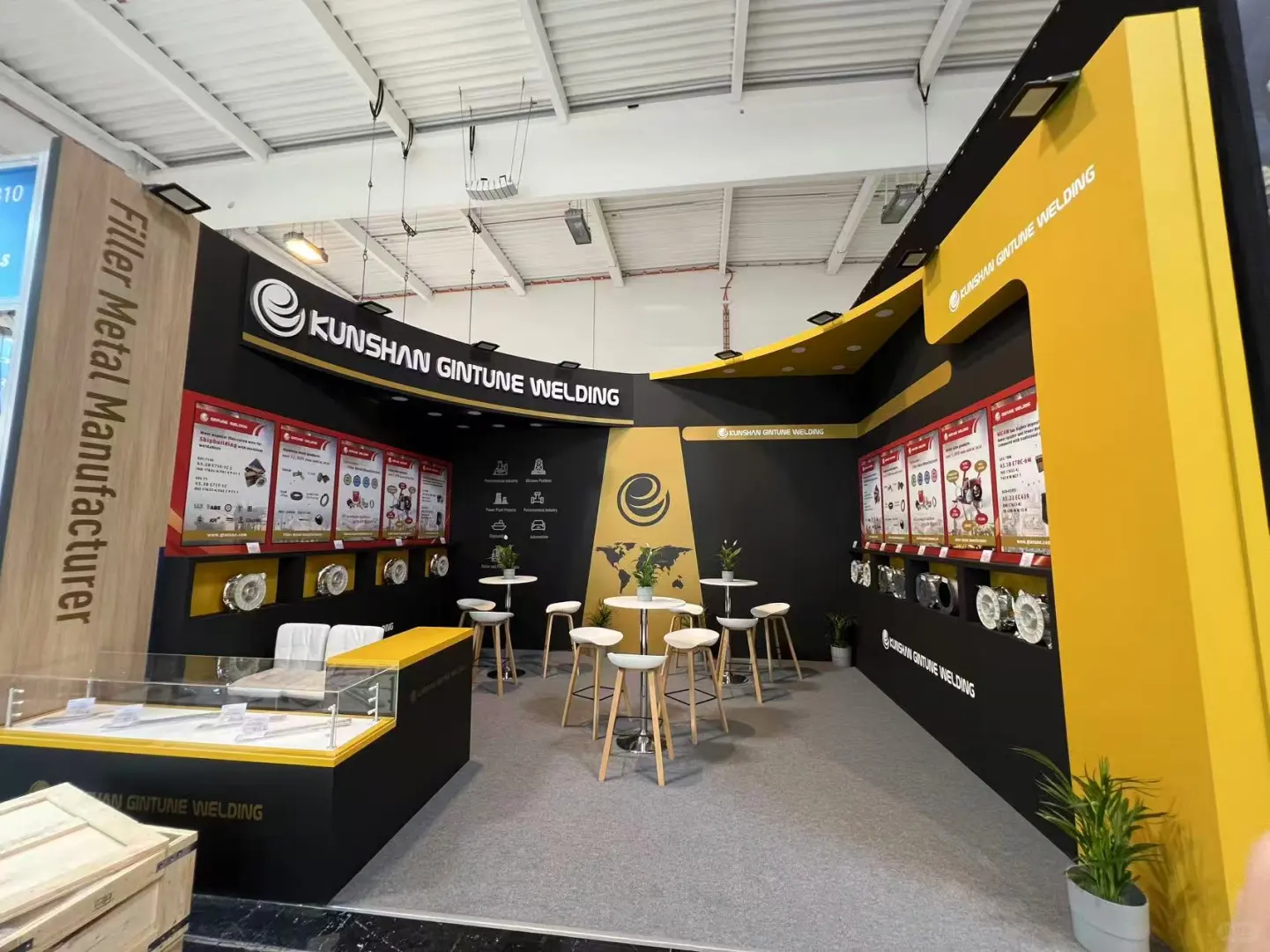 展台设计搭建丨工业风骨，匠心构筑