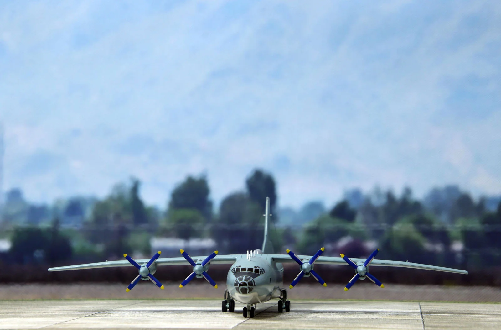 1/144 运-8T 高新4 指挥通信机