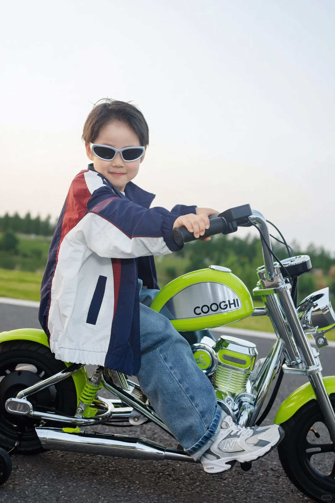 4岁幼崽开哈雷?这小子是要C位出道!?️