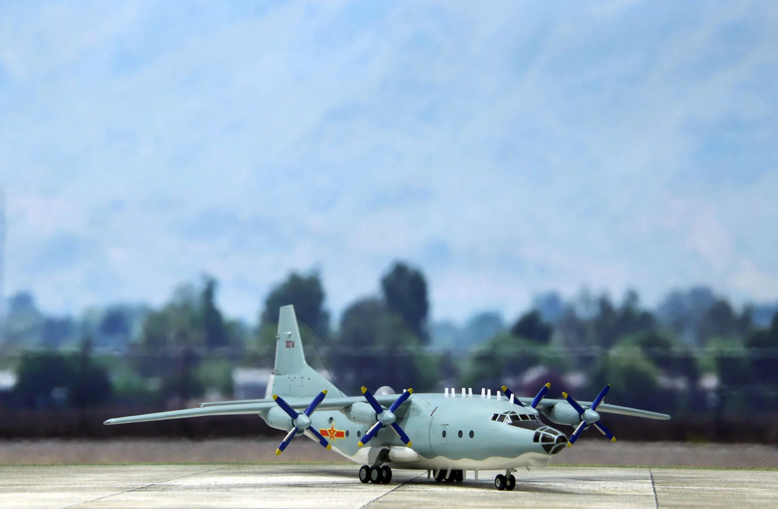 1/144 运-8T 高新4 指挥通信机