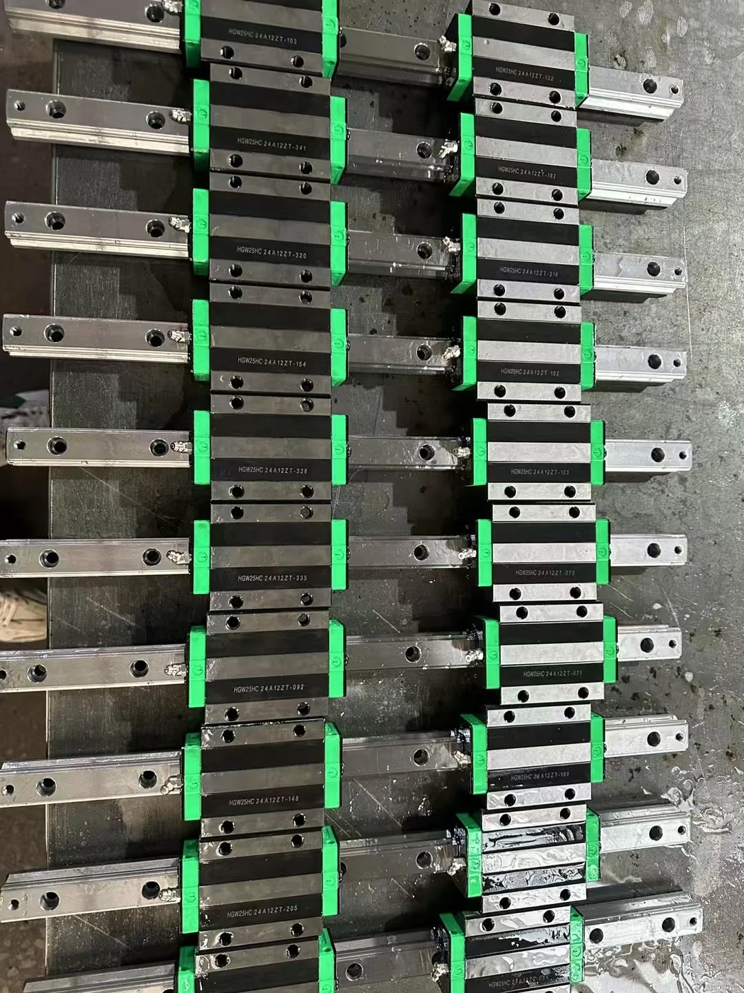 直线导轨、滚珠丝杆