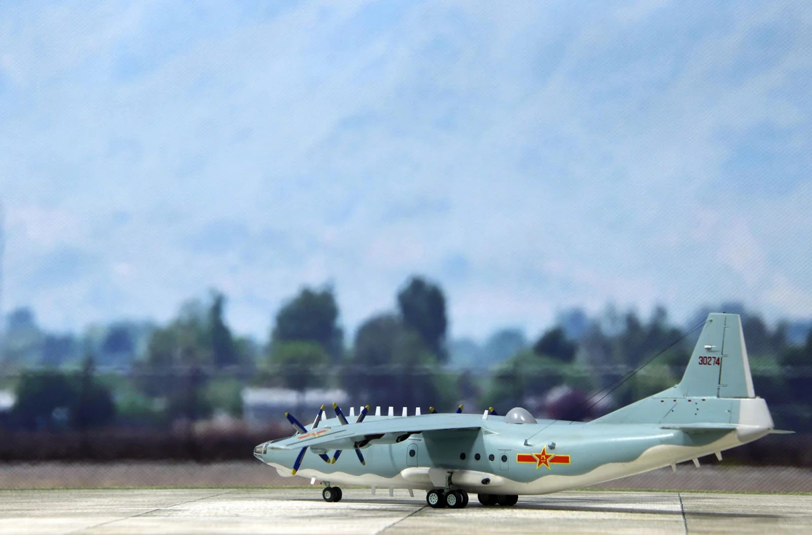 1/144 运-8T 高新4 指挥通信机