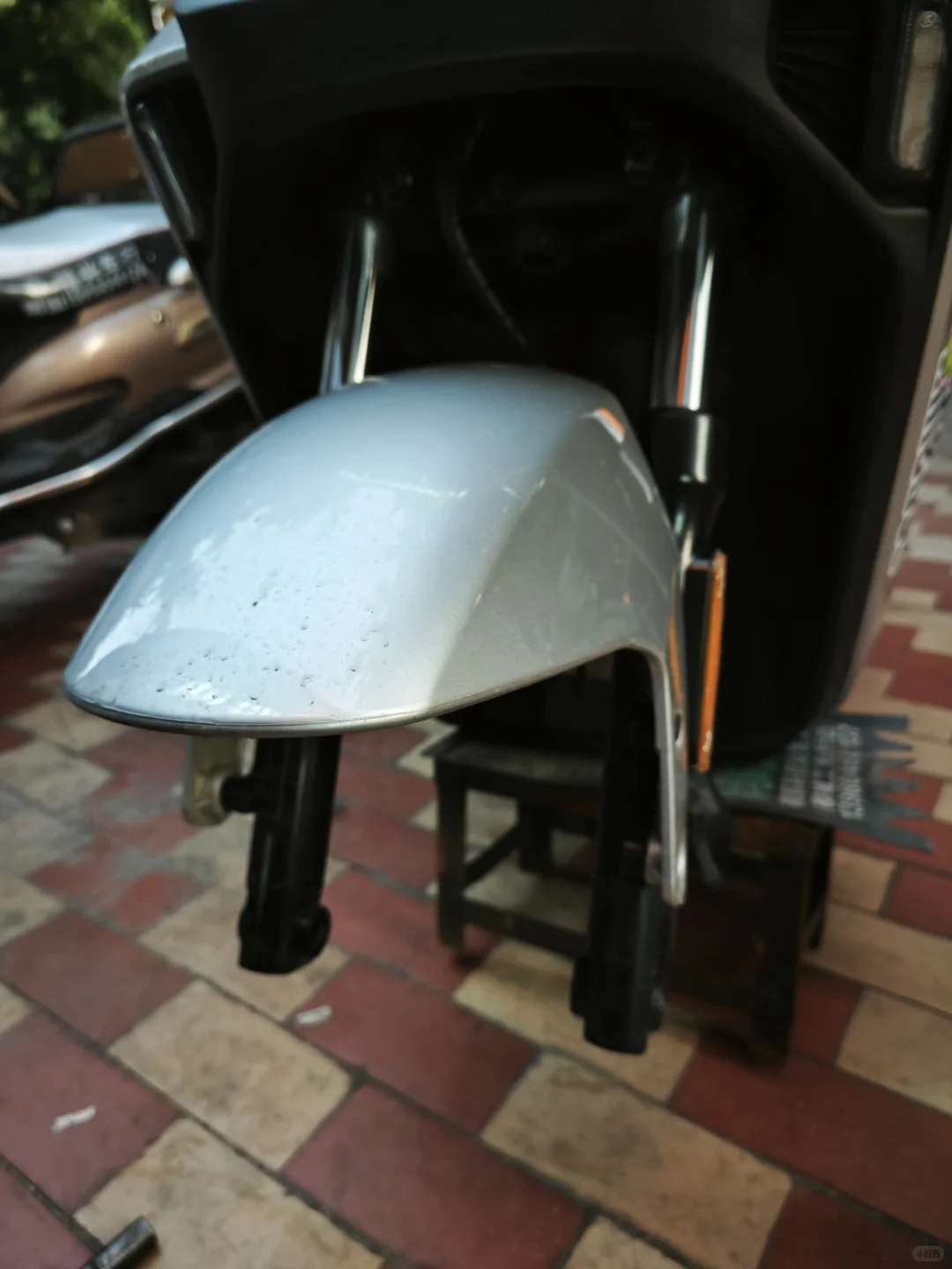 九号m95c更换前减震弹簧