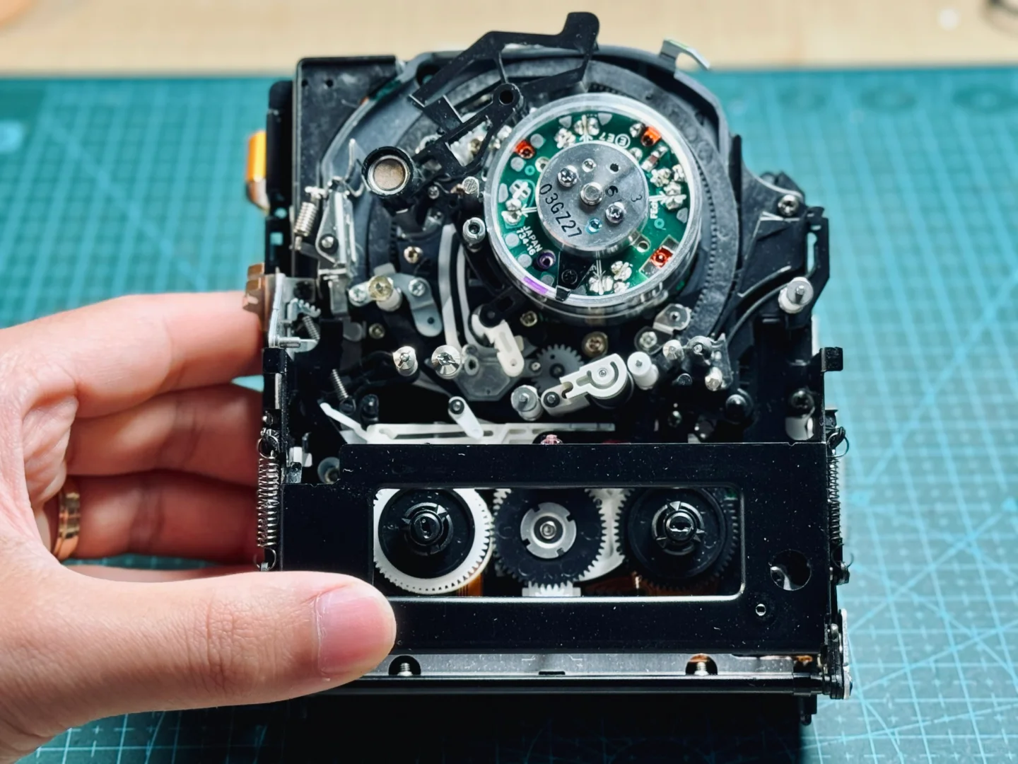 小日子三十多年前产的机电一体化典范！