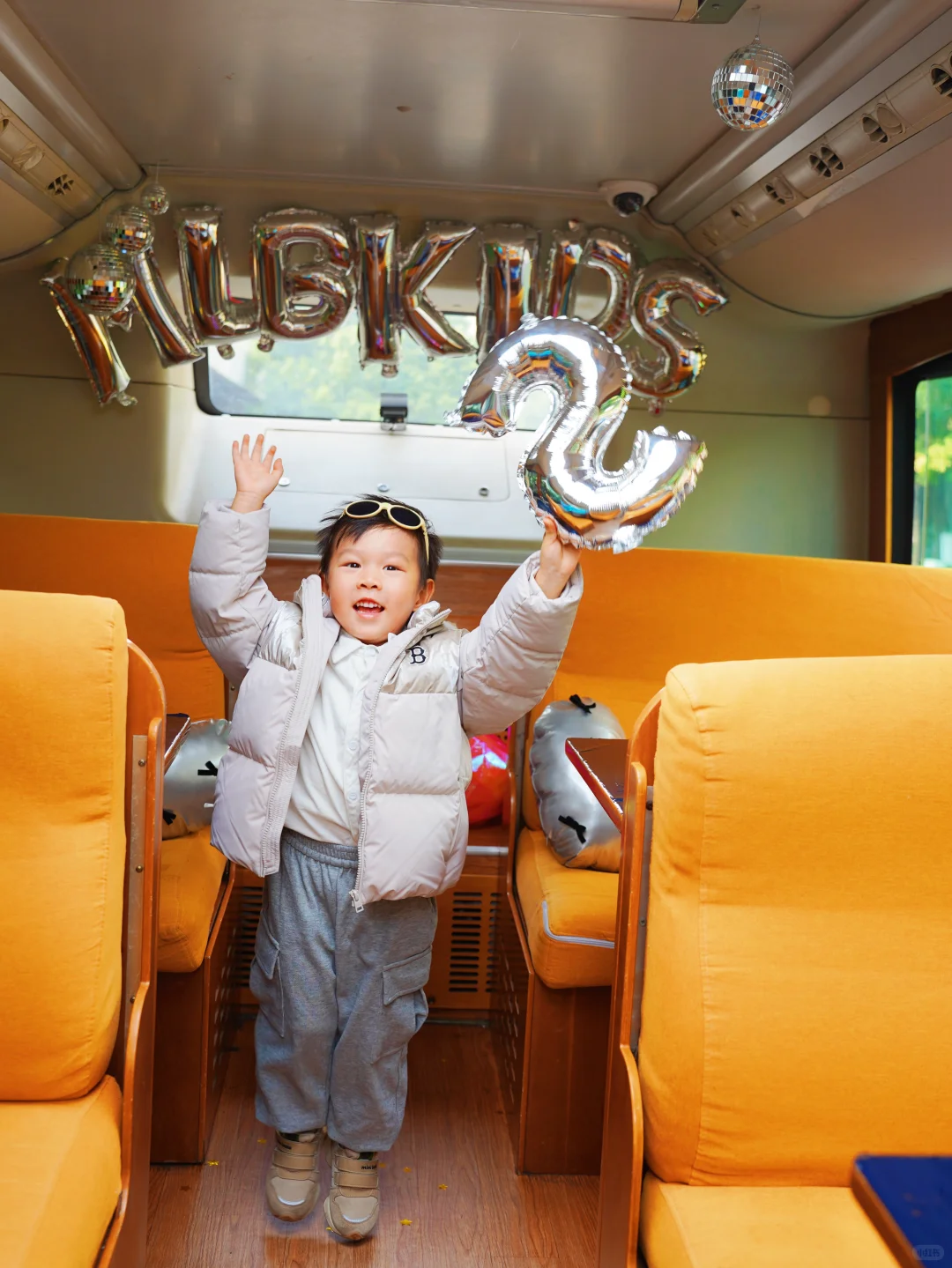 上海潮娃速冲！MLBKids老花巴士太出片?