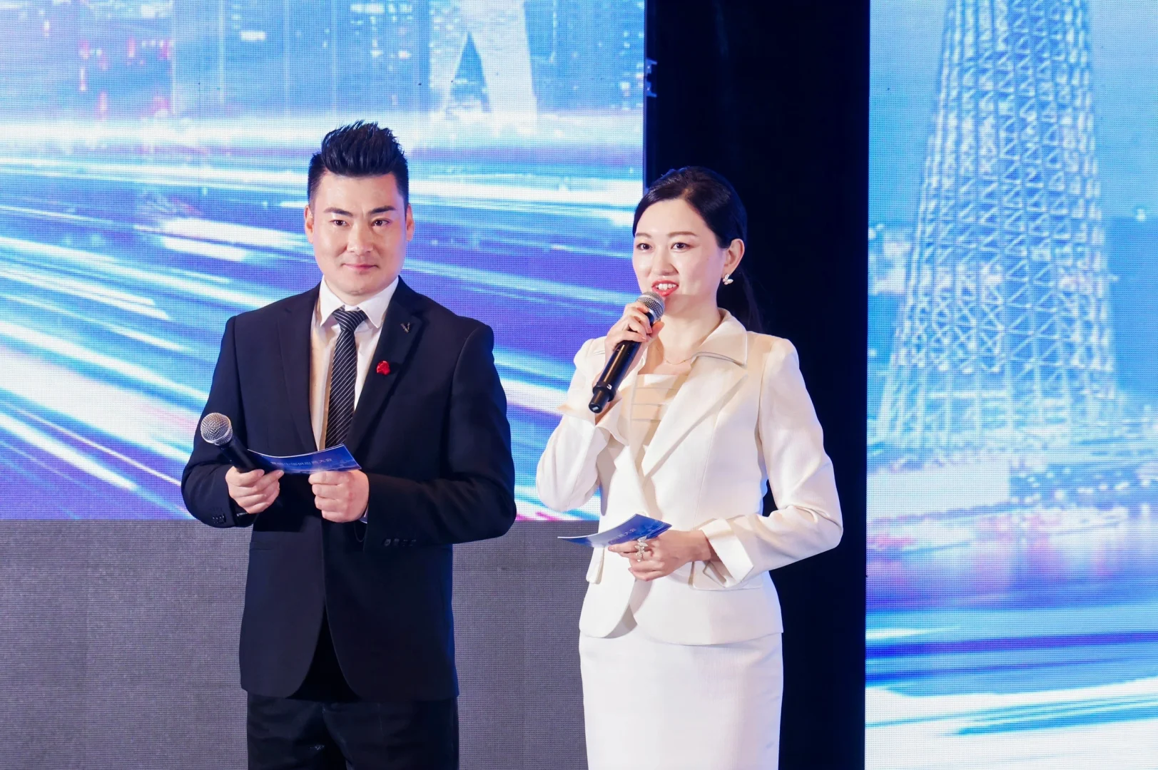 ??全程日语主持爱信中国供应商大会!