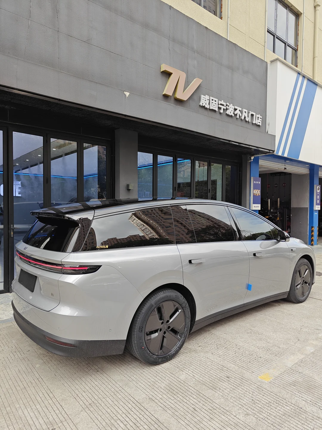 ?理想i8窗膜神操作:隔热防晒又省电!✨