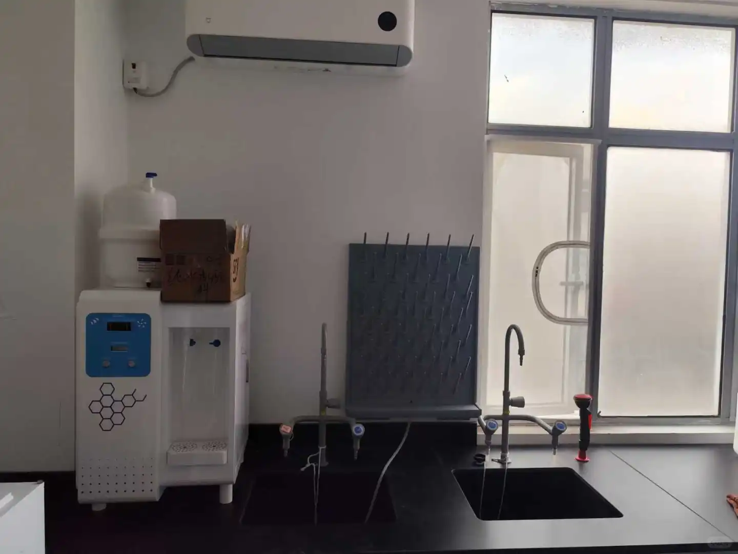 诚心转让二手科研实验仪器和实验台 ?✨