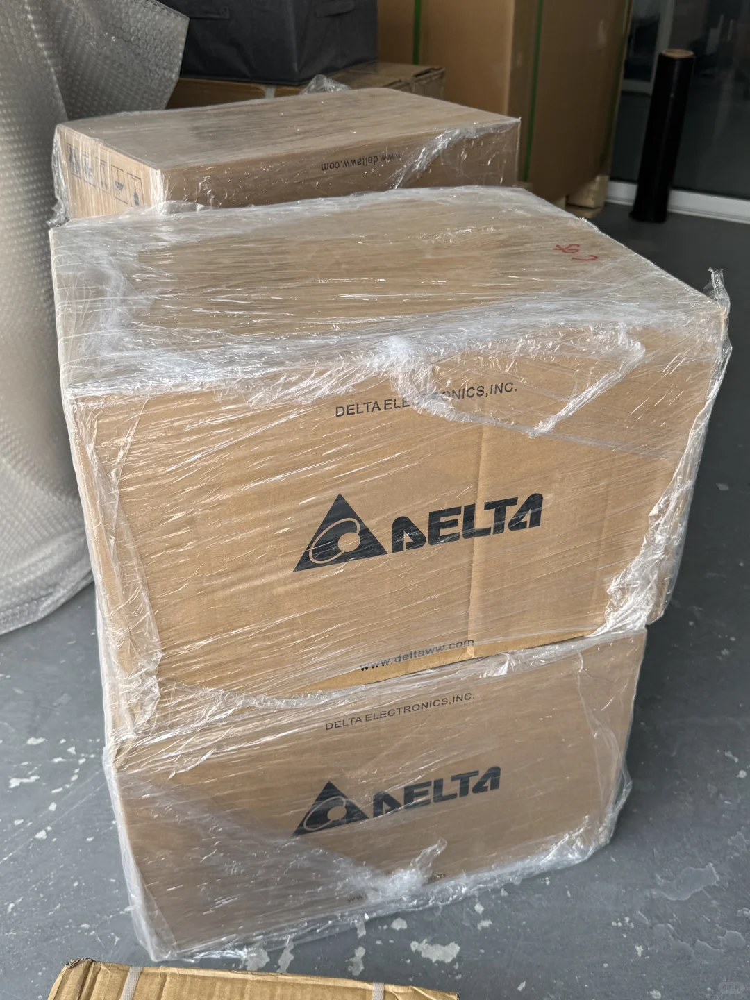 台达大量现货到仓?