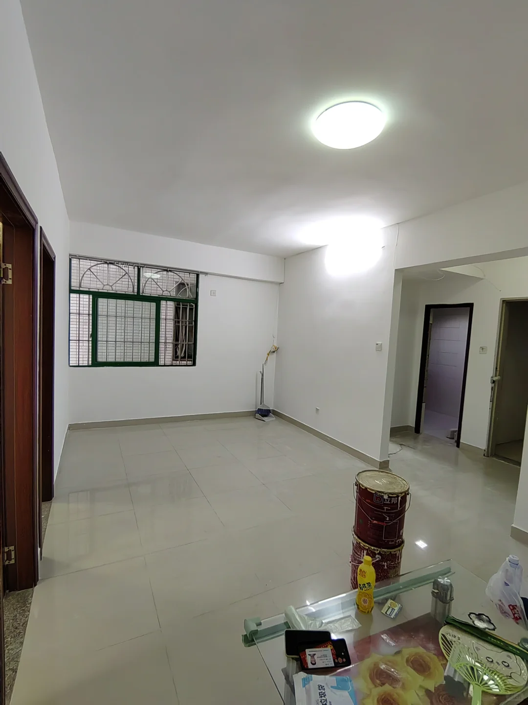 旧房翻新|墙面发霉能直接刷漆❓要先除霉