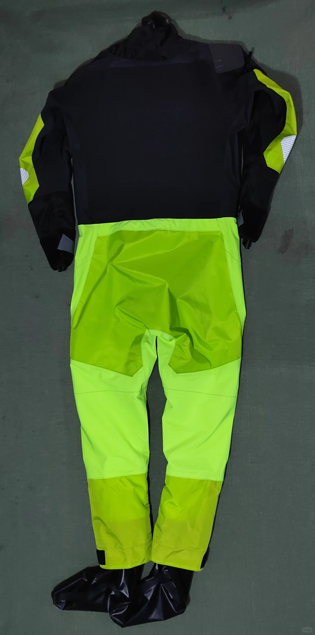 地球之河干衣 做自己 干到底