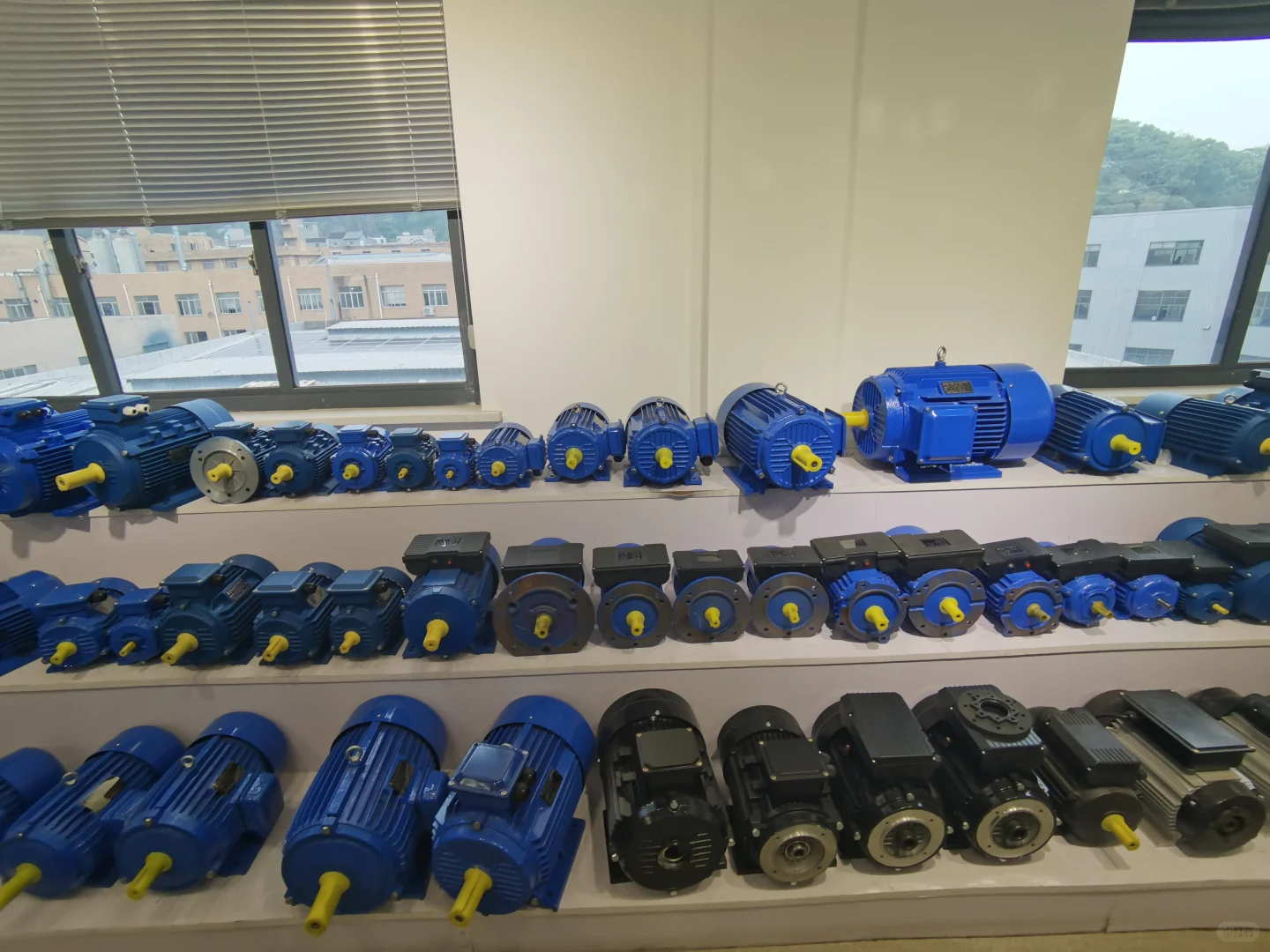 推给老外和进出口公司