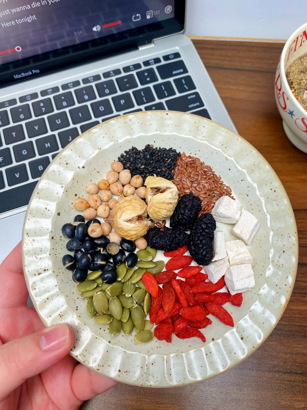 姐妹三无养雌粉吃多了‼️真的越养越像大妈