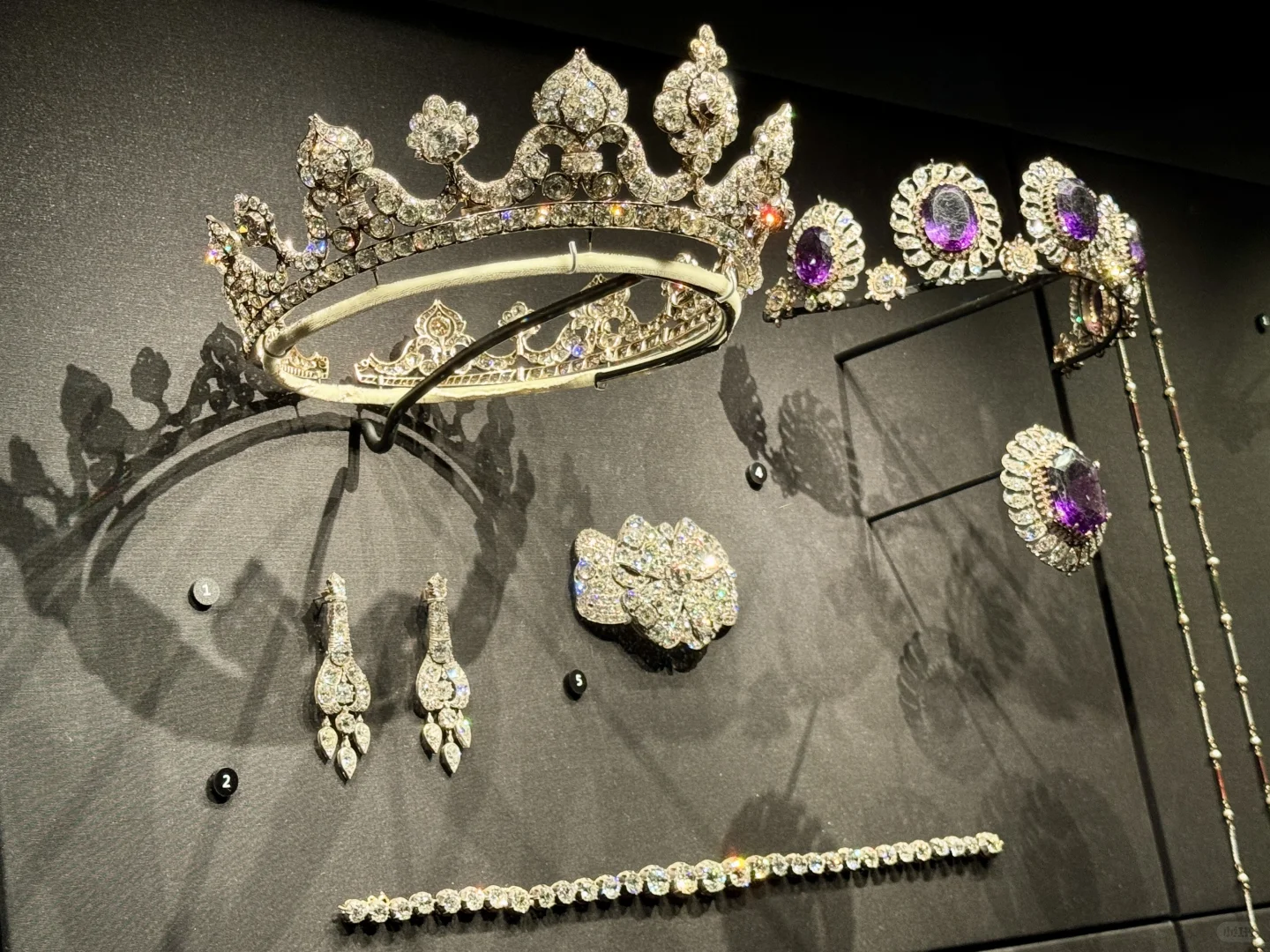 V&A博物馆请好好保管维多利亚女王的王冠