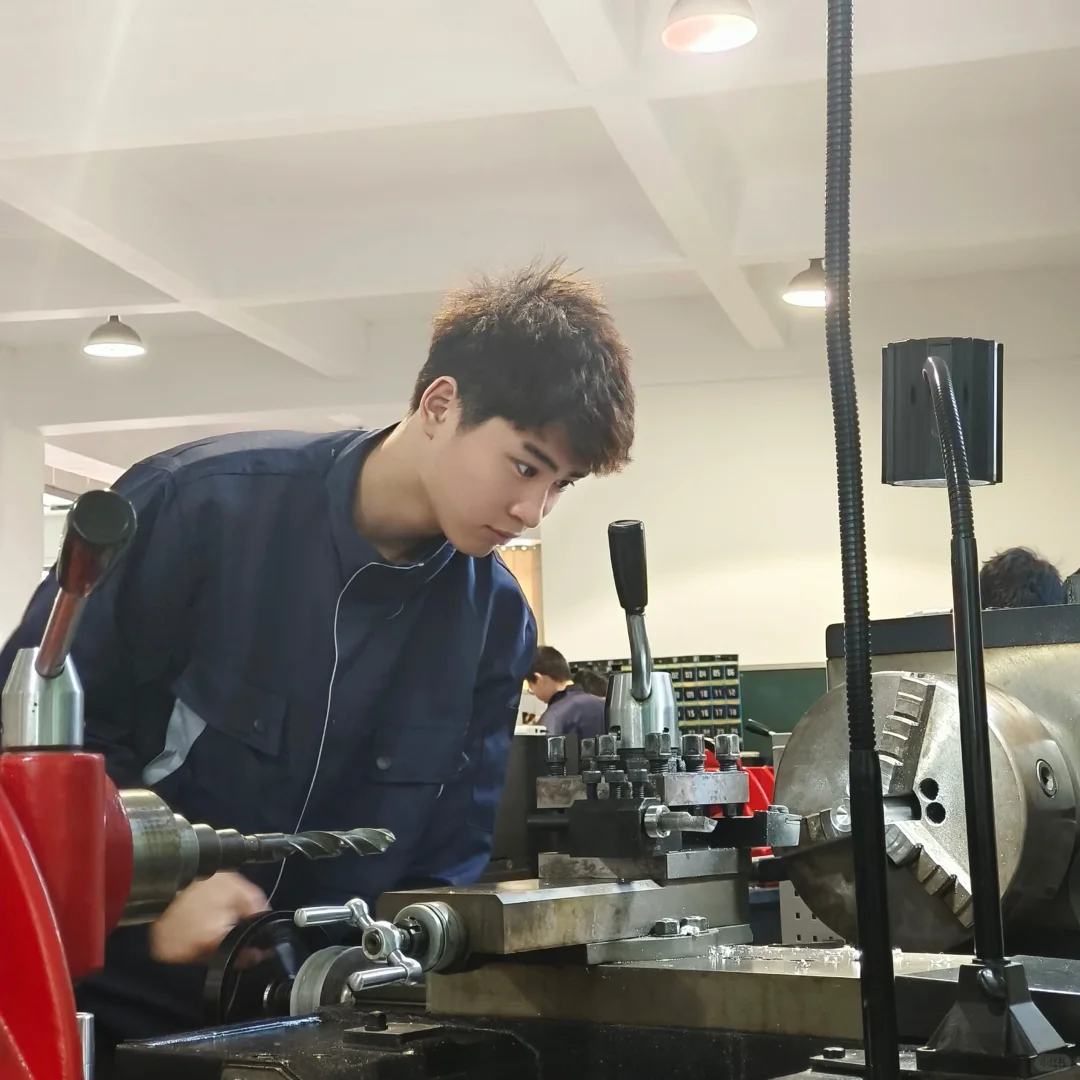 大一下机床实训