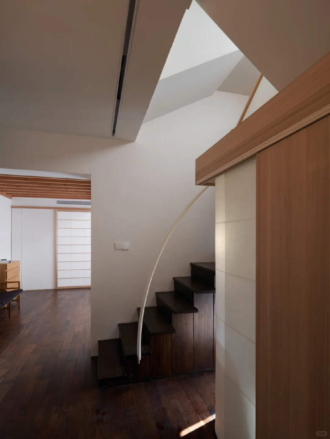 修补大白墙的小秘密！石灰纸筋墙“无痕修复”