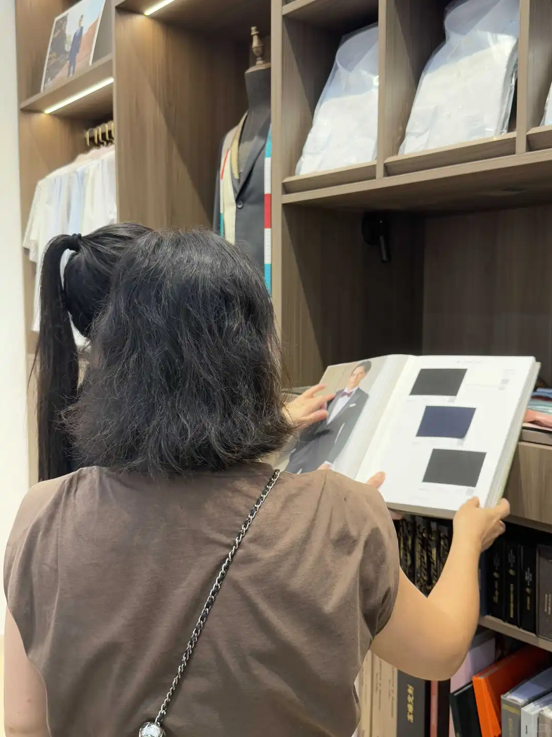 老板技术牛哭！定制西装3个细节惊到我?