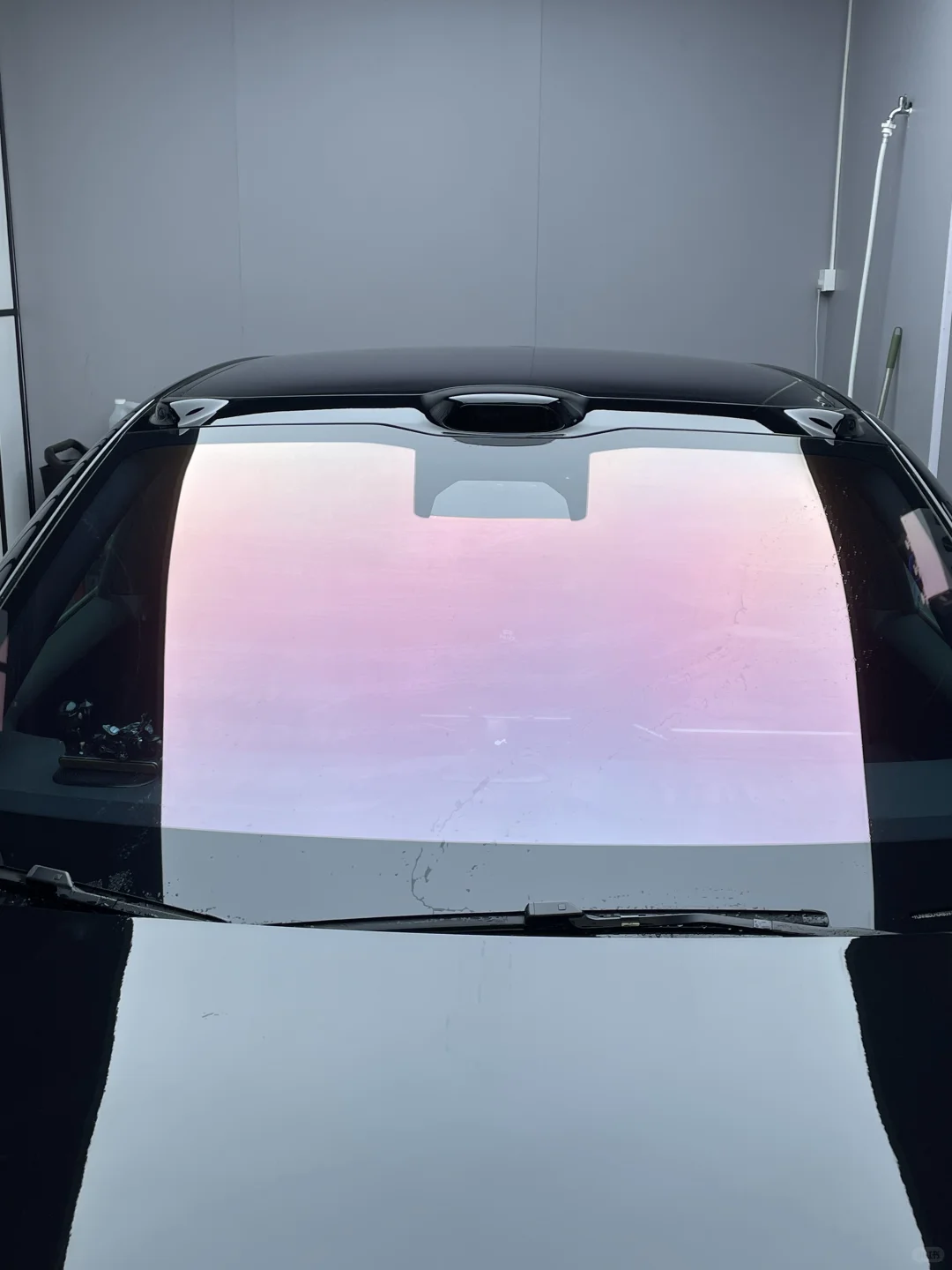 哇塞好看?可以变色的汽车玻璃隔热膜