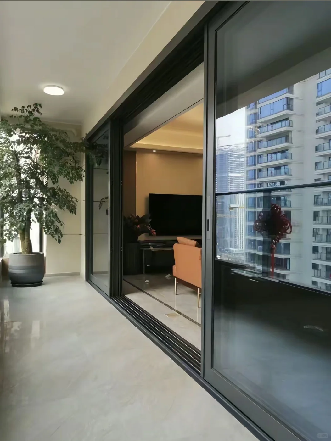 美观又实用，推拉门封阳台攻略！