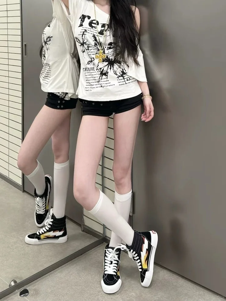 酷飒少女的街头风穿搭?