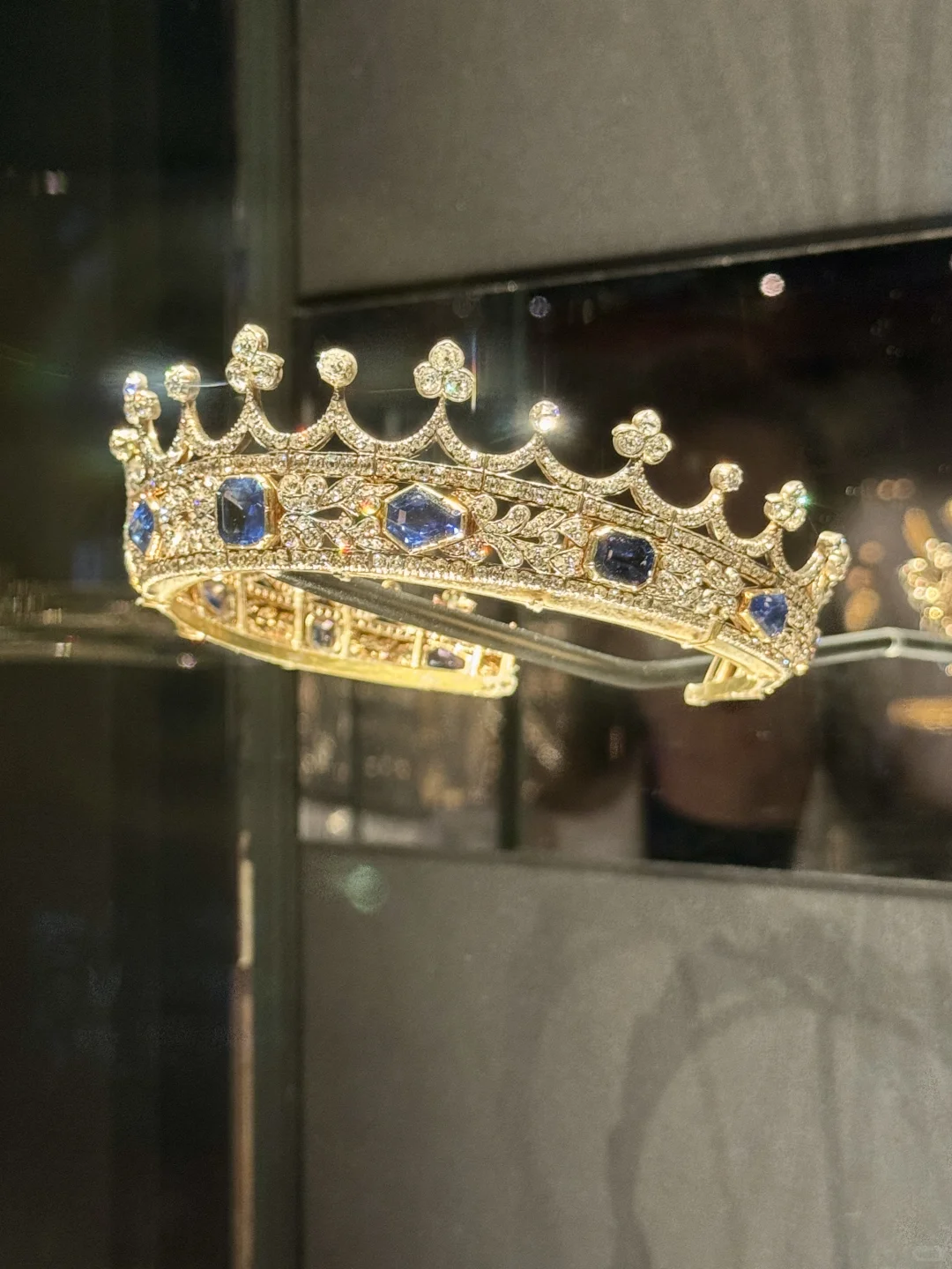 V&A博物馆请好好保管维多利亚女王的王冠