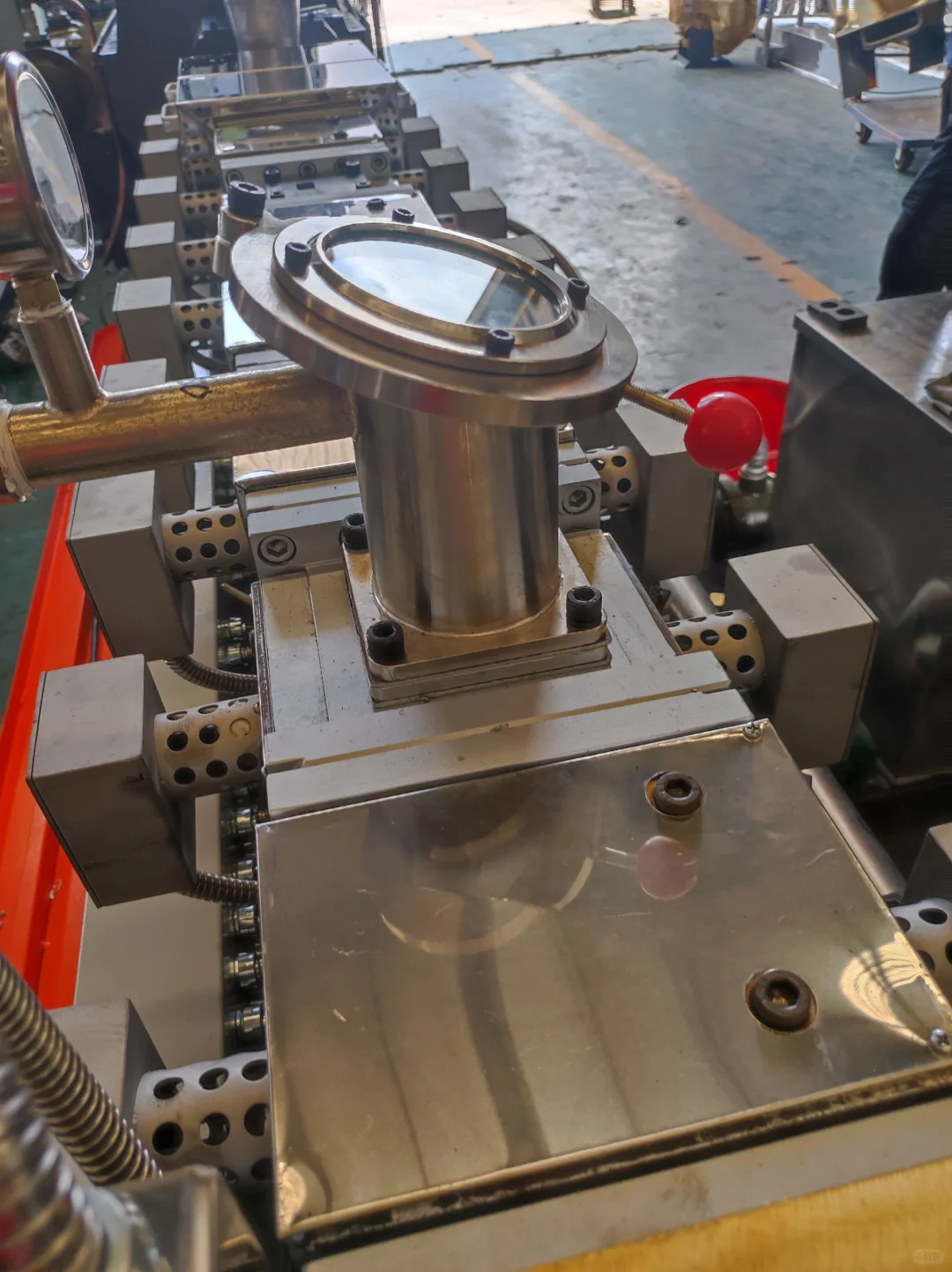 长知识了，原来塑料颗粒是这样制造出来的