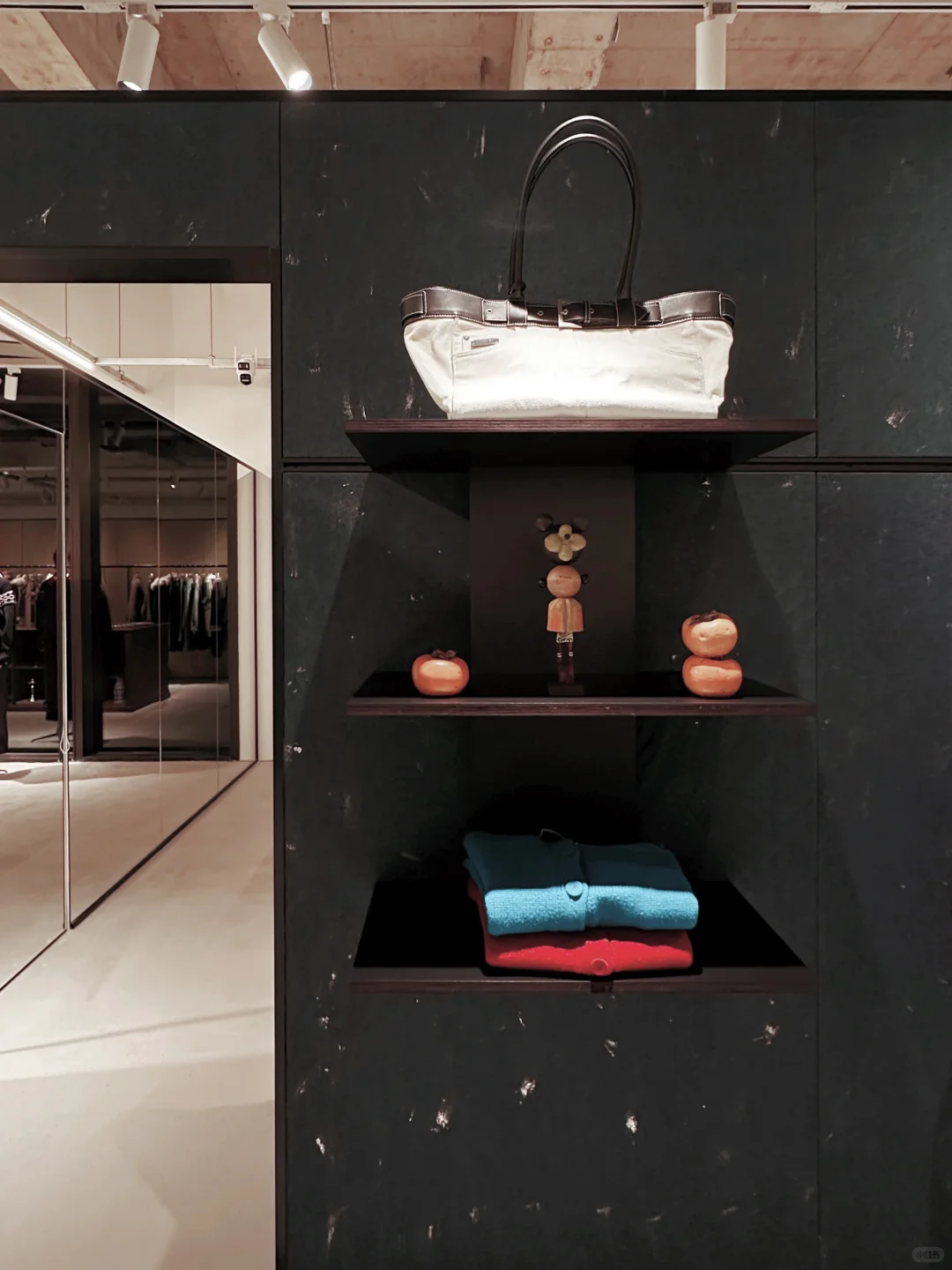 WYSH翡悦里新开的设计师品牌JUNWEI LIN