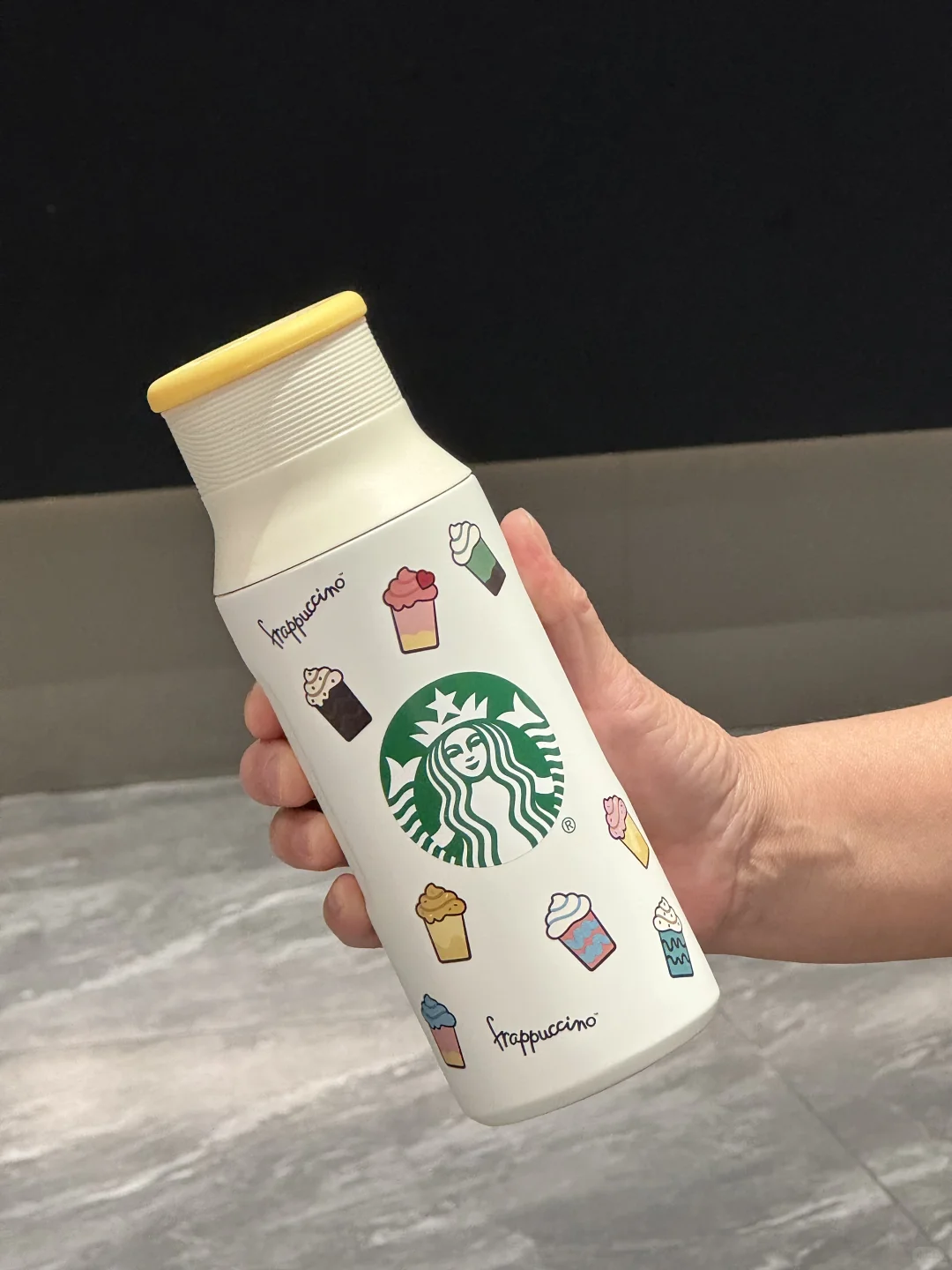 ?啊啊啊可以变色的星巴克新品！！