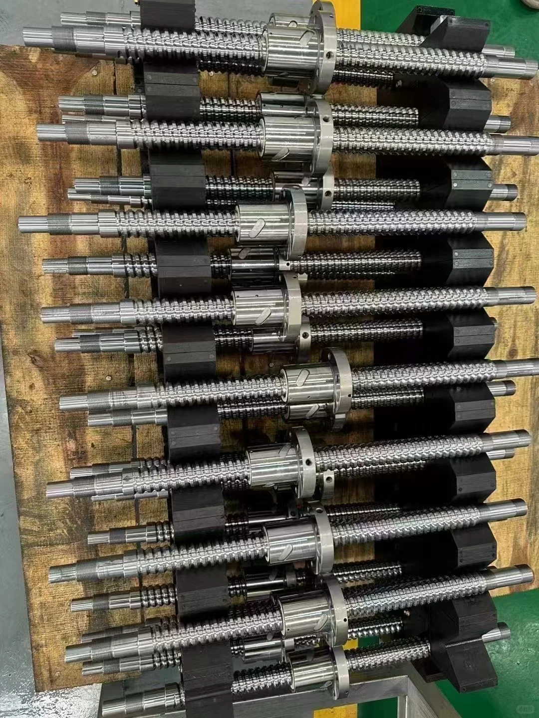 直线导轨、滚珠丝杆