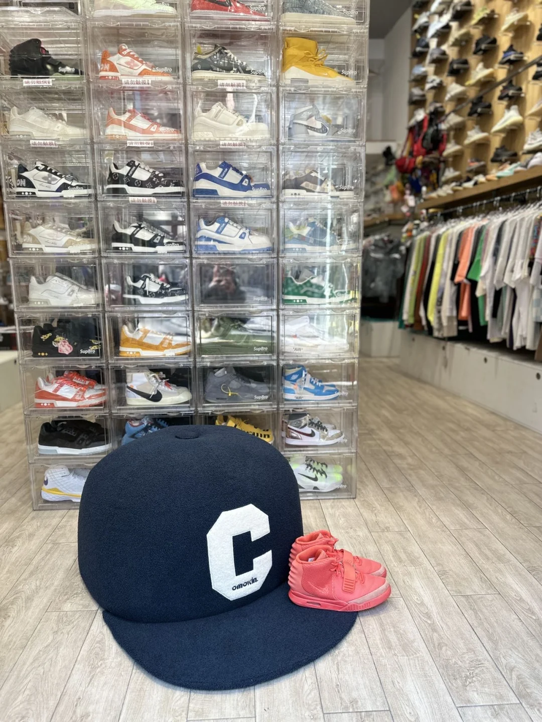 CoMokin棒球帽座椅｜把街头文化“坐”在家里