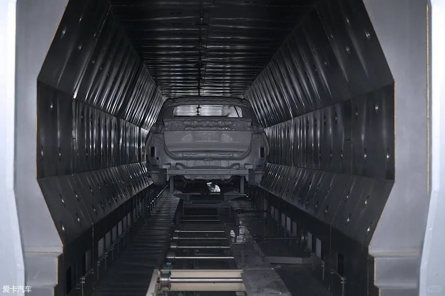 高效自动化喷涂粉末设备生产线介绍