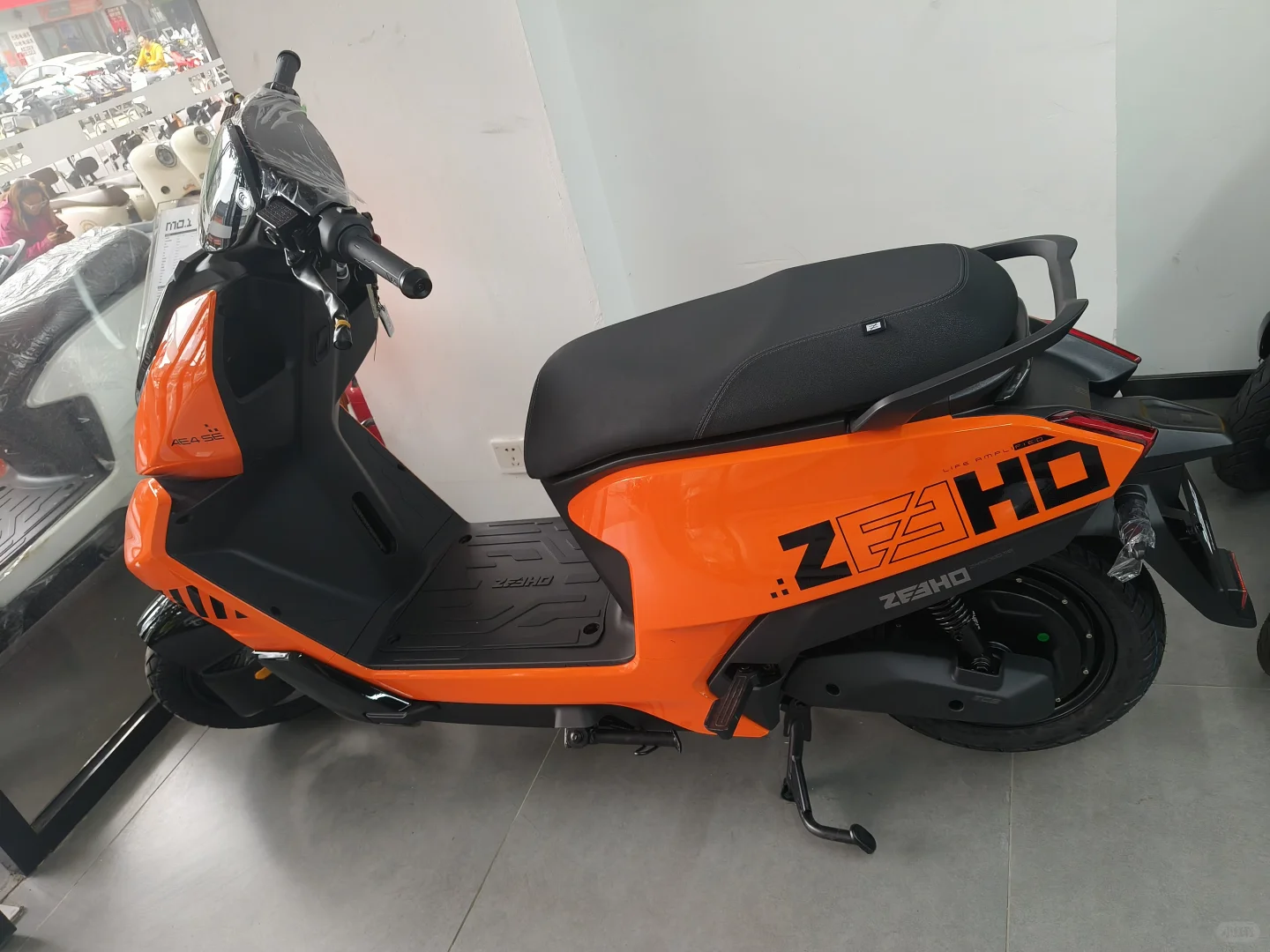 极核AE4酷酷的车子