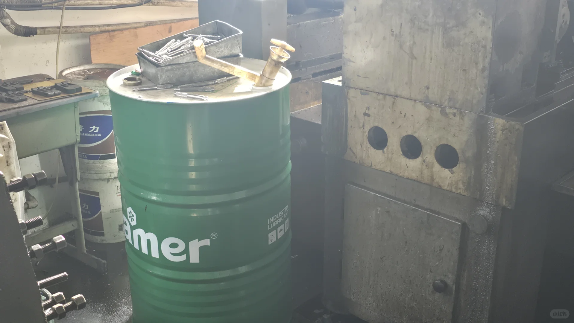 润滑油销售的日常，每天出入于大小厂