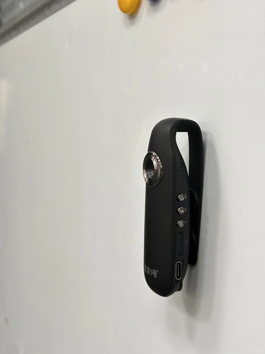 这么懂事的执法记录仪不多了 自带磁吸谁懂