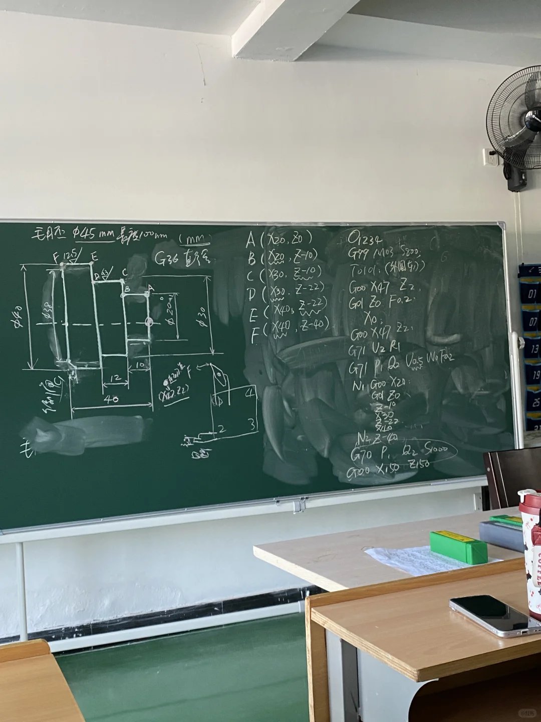 嘻嘻嘻 3d打印做出了三个自嘲熊（＾∇＾）