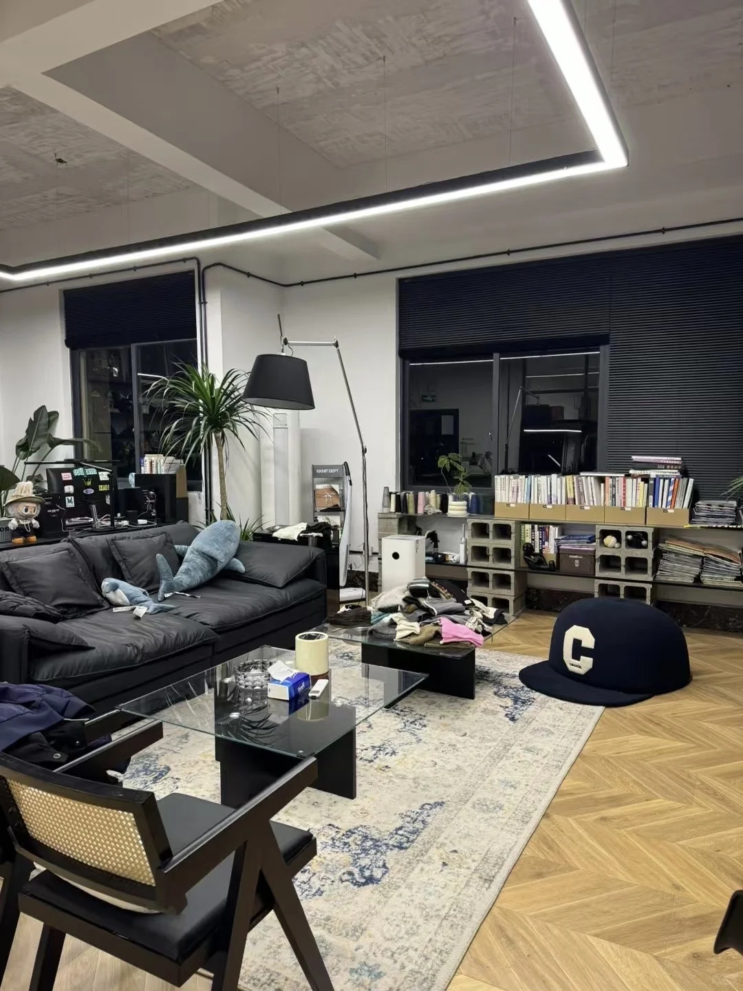 CoMokin棒球帽座椅｜把街头文化“坐”在家里