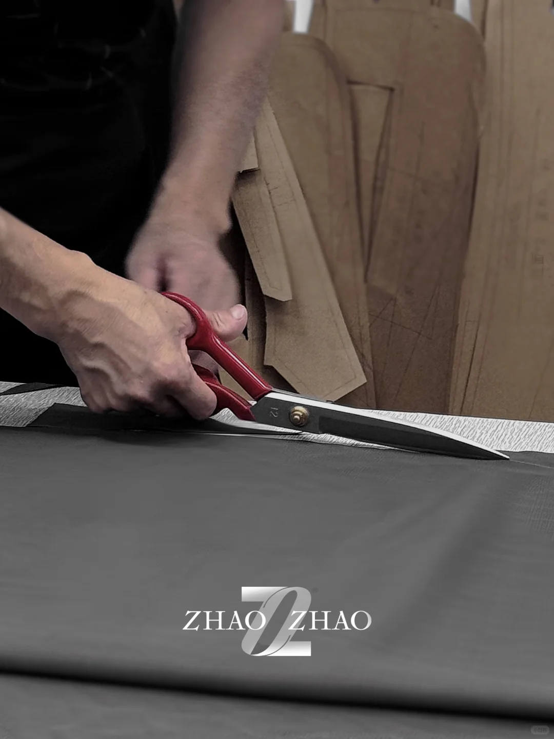 ZHAO ZHAO｜?镜头定格剪裁师傅的专注瞬间