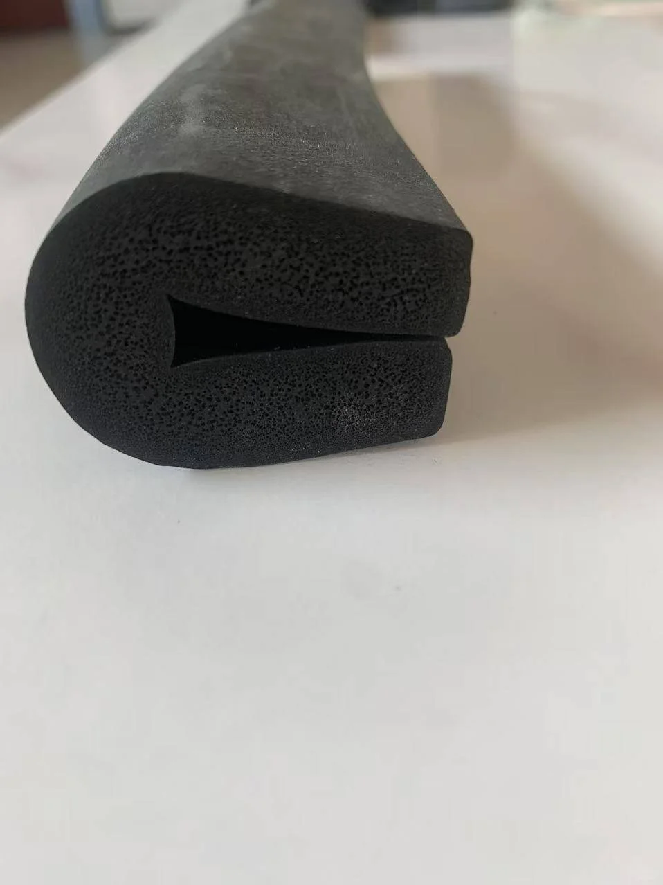 阻燃性能橡胶密封条在建筑领域的应用优势