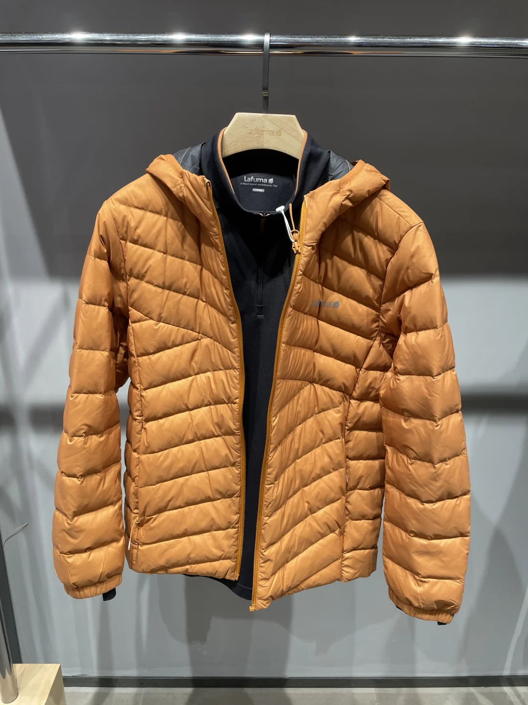 冬日氛围感户外穿搭|沙棘棕轻羽绒太好穿了