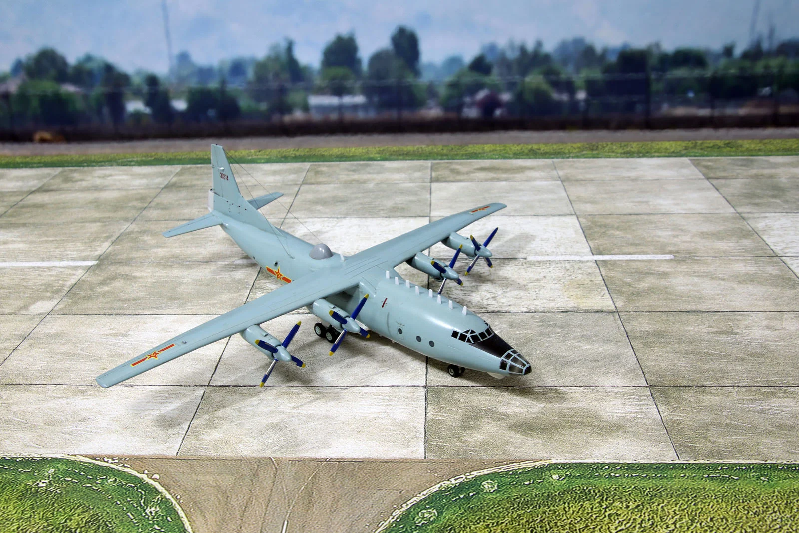 1/144 运-8T 高新4 指挥通信机