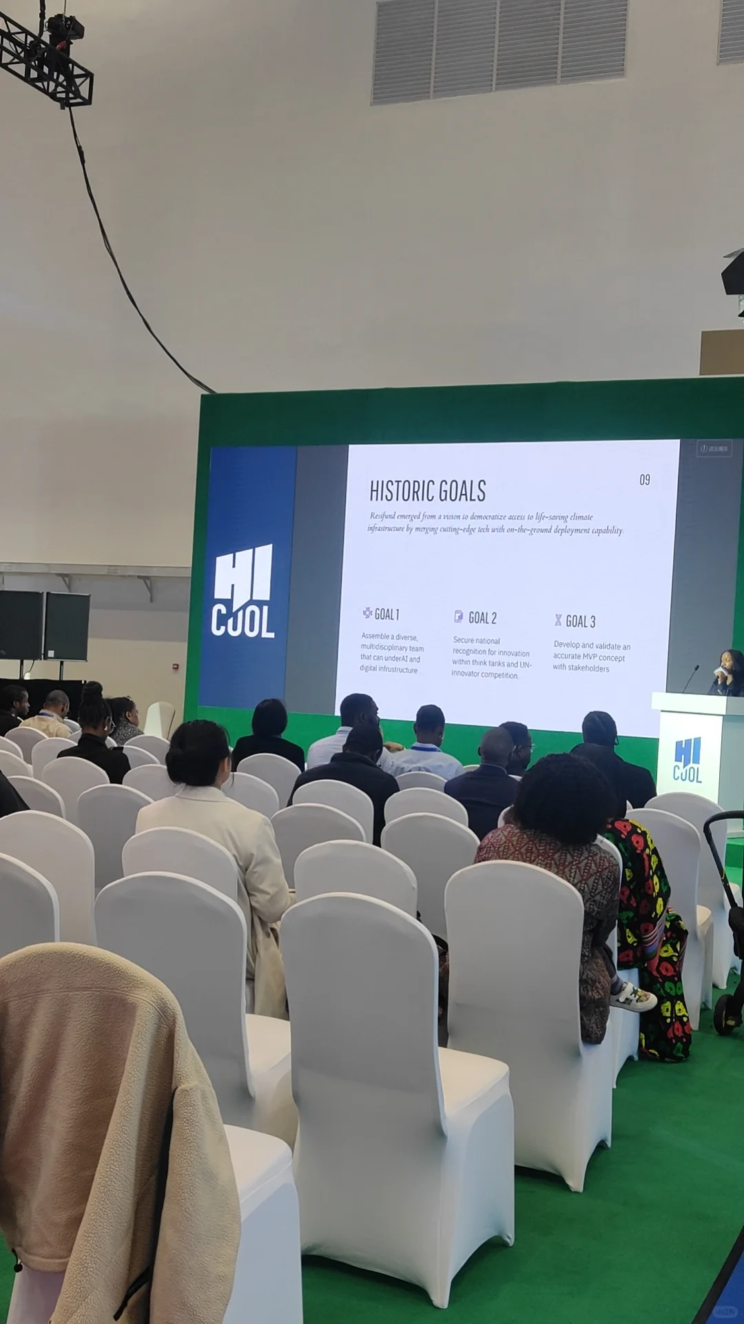 毕业女大兼职之我在展会做展商