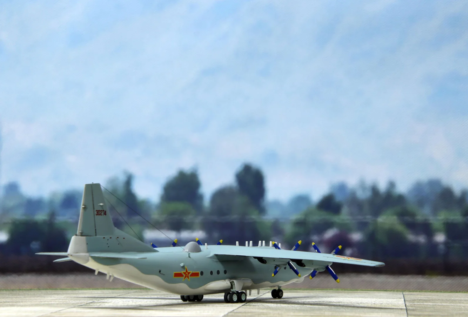 1/144 运-8T 高新4 指挥通信机