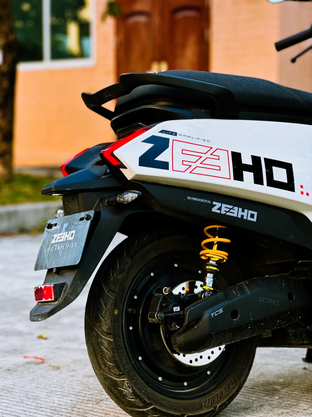 极核AE4电摩换前减震弹簧